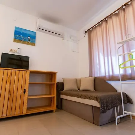 гнездото The Nest 1 洛泽内茨