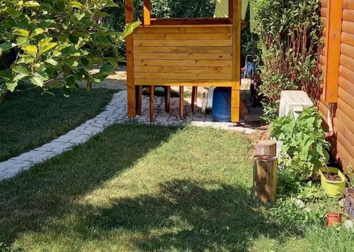 Guest house гнездото The Nest 1 3*