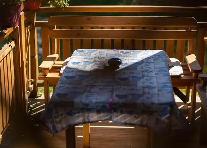 гнездото The Nest 1 3* 로제넷츠